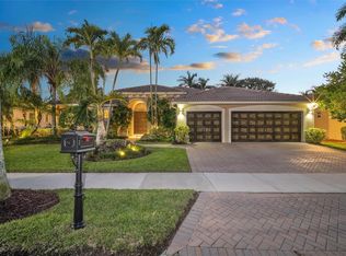 2475 Eagle Run Dr, Weston, FL 33327