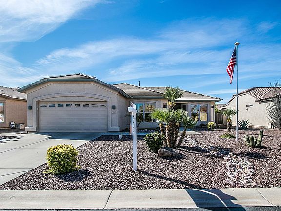 2nd image of 3037 E Palm Beach Dr