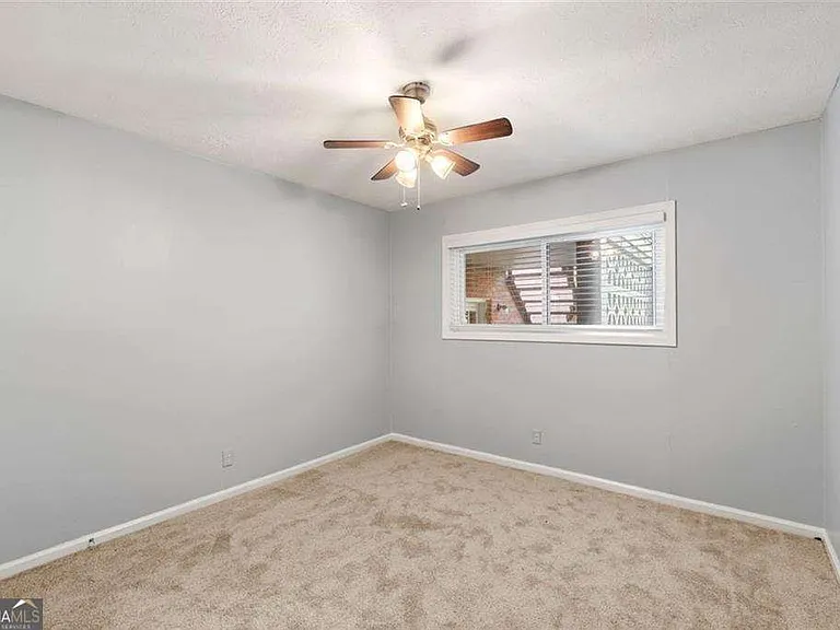 1822 N Rock Spgs NE #7 — Photo 15