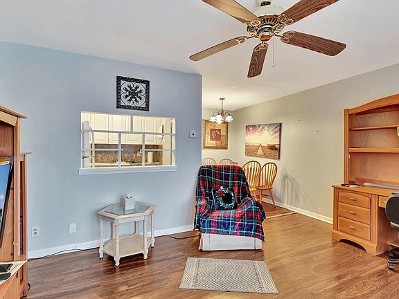 5th image of 3120 Cynthia Lane #102