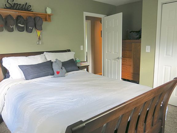 3rd image of 1727 Morningside Dr SE