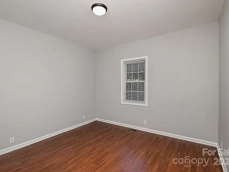 484 Cook St NW — Photo 17