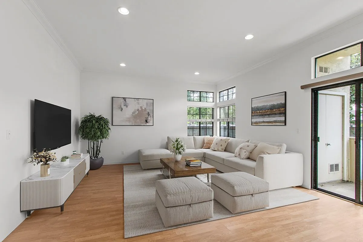 3 bed, 2.0 bath, 1199 sqft, $3,500 — Photo 2