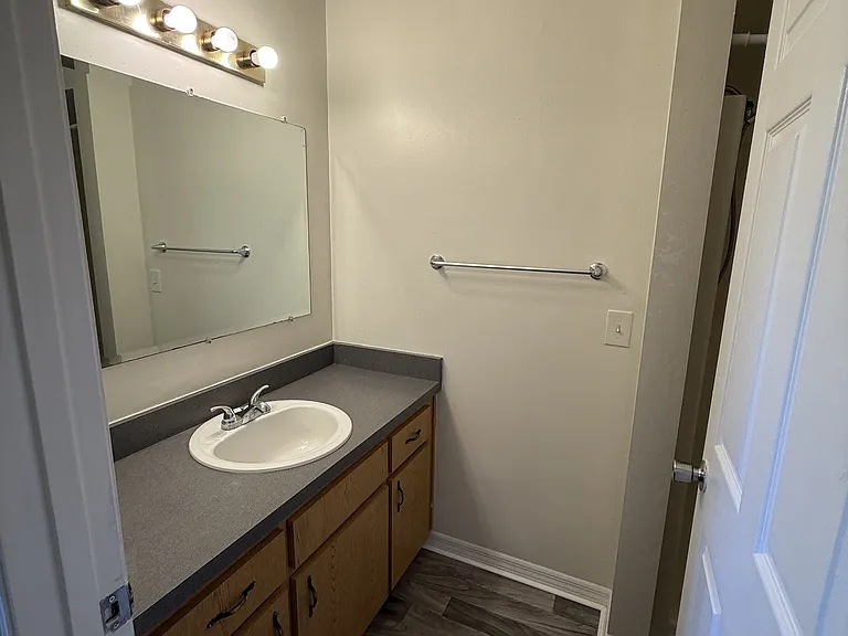 213 SE 1st Ave — Photo 12