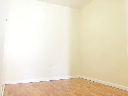 Rented by Bedford Realty USA Corp | media 12