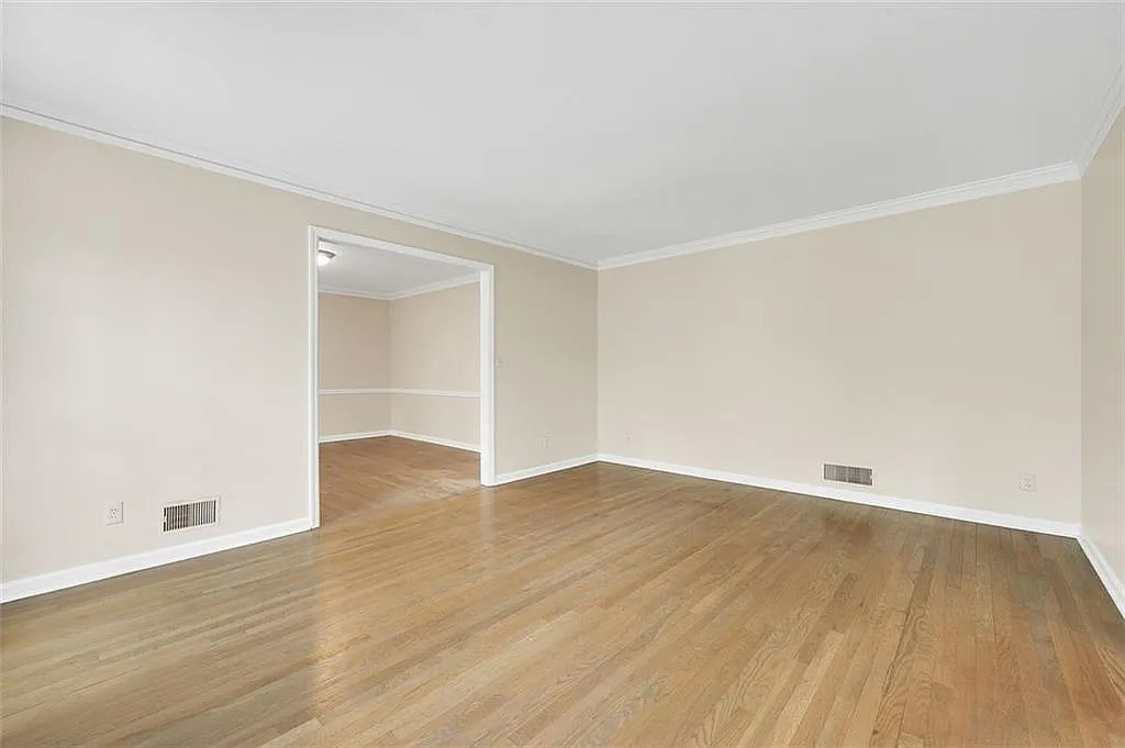 4 bed, 2.0 bath, 3066 sqft, $3,500 — Photo 4
