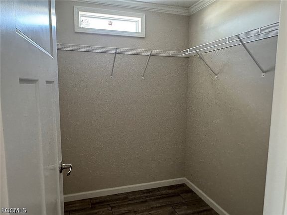 5th image of 126 Raintree Ln