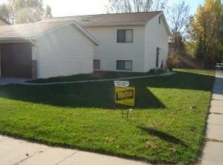 1628 34 1/2 Ave S, Fargo, ND 58104