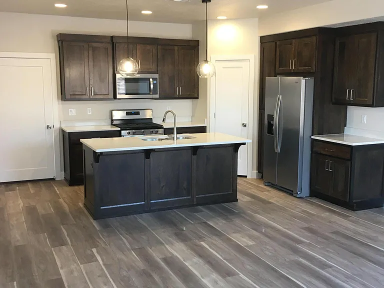 831 S Black Alder Dr — Photo 3
