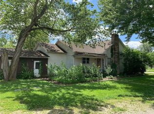 705 S Main St, Altamont, IL 62411