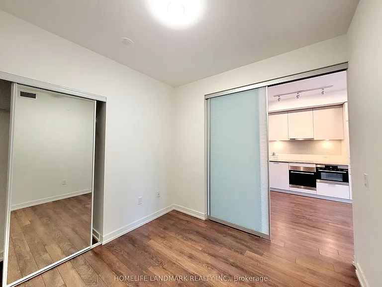 158 Front St E #623 — Photo 15
