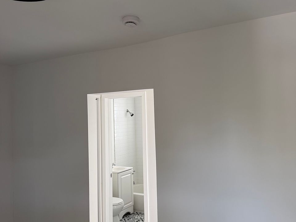 1st image of 225 NW 16th St APT 6