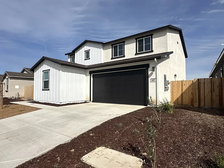 4695 Jema Way — Photo 3