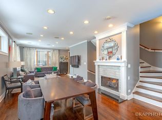 1 N Bishop St APT 15, Chicago, IL 60607