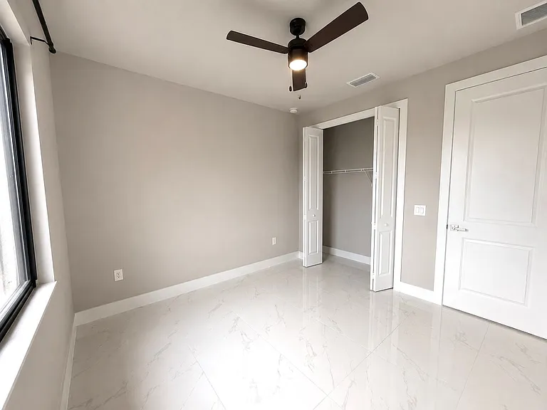 1912 SW 13th St — Photo 14