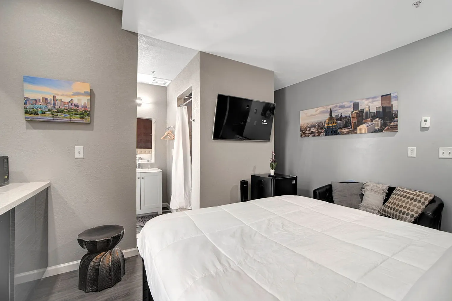 1 bed, 1.0 bath, $3,041 — Photo 3