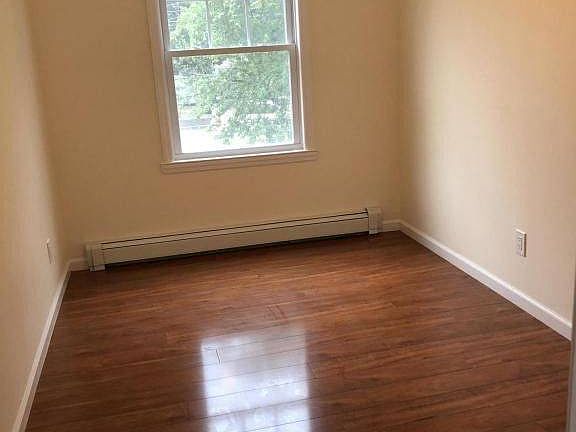 5th image of 306 Norway Ave #2L