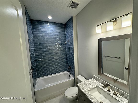 5th image of 222 VALLEY FALLS Way