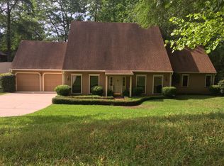 1109 Country Club Pl, Meridian, MS 39305
