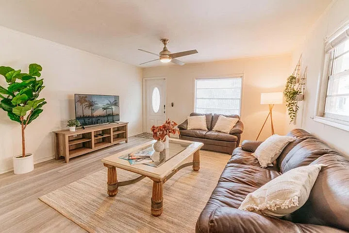 2 bed, 1854 sqft, $2,695 — Photo 1