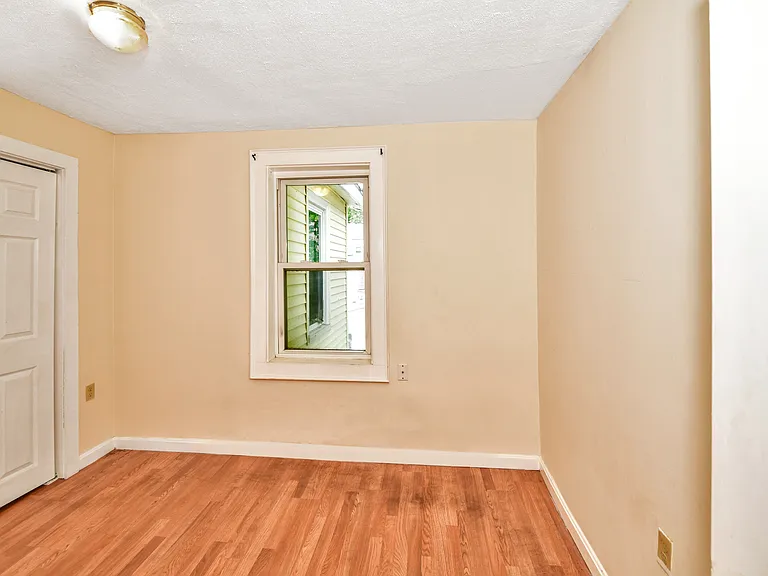 10 Milton St #2 — Photo 22