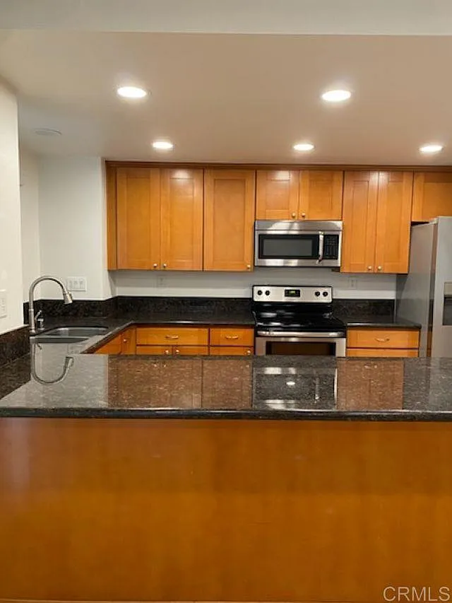 2 bed, 1208 sqft, $4,400 — Photo 3