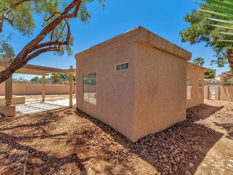 2560 Silver Shadow Dr — Photo 29
