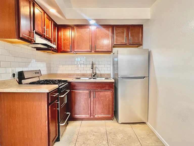 Apache Lofts — Photo 12