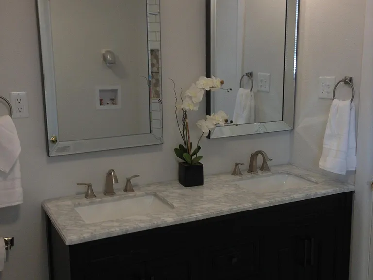 Bathroom Vanity With Double Sink