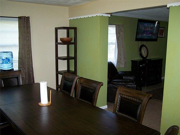 4th image of 1201 E Windsor Dr