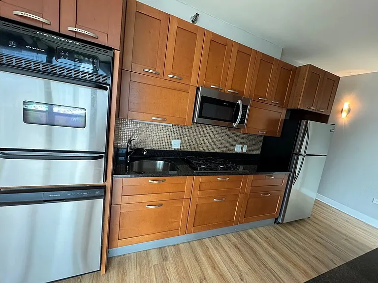 647 W Wayman St — Photo 4