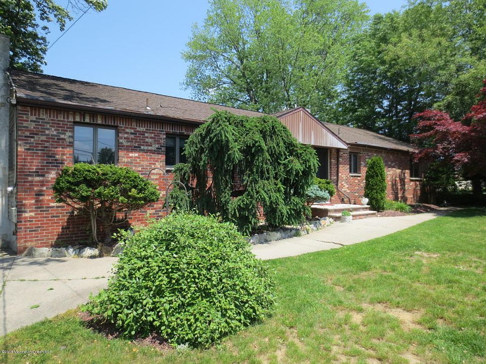 1st image of 40 Church Ln