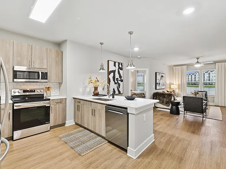 The Beacon at 331 Apartments — Photo 26