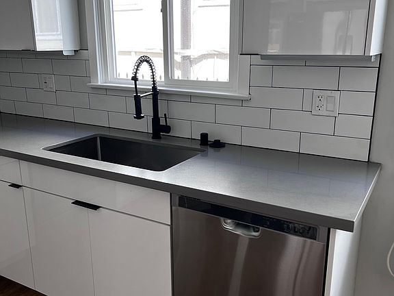 5th image of 208 S Harvard Blvd #7