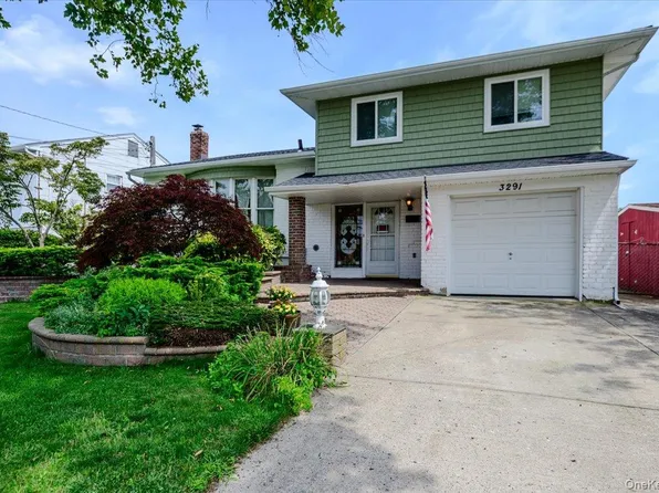 3291 Wolfson Drive, Baldwin, NY 11510