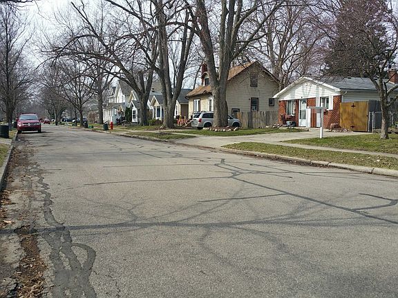 4th image of 725 Baldwin Ave