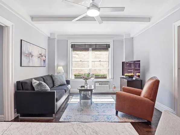 345 W 55th St APT 7C, New York, NY 10019