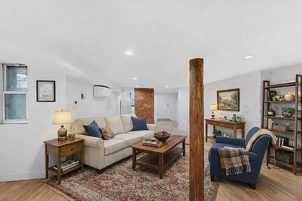 155 Russell Street #1T