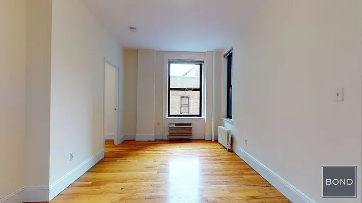 Rented by Bond New York | media 13