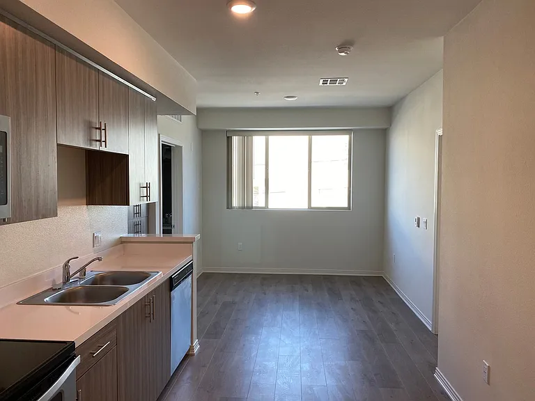 Aura NoHo Luxury Apartments — Photo 19