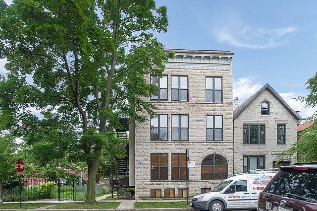 1st image of 1728 N Wilmot Ave APT 1W