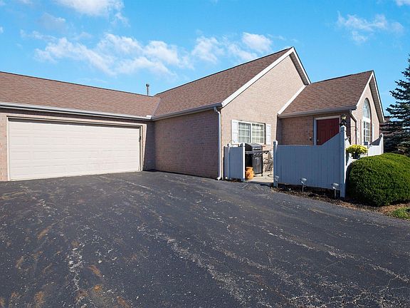 4th image of 2499 Meadow Glade Dr