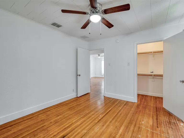 511 Sloan St — Photo 16