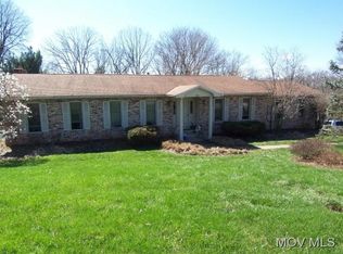 28 N Hills Dr, Parkersburg, WV 26104
