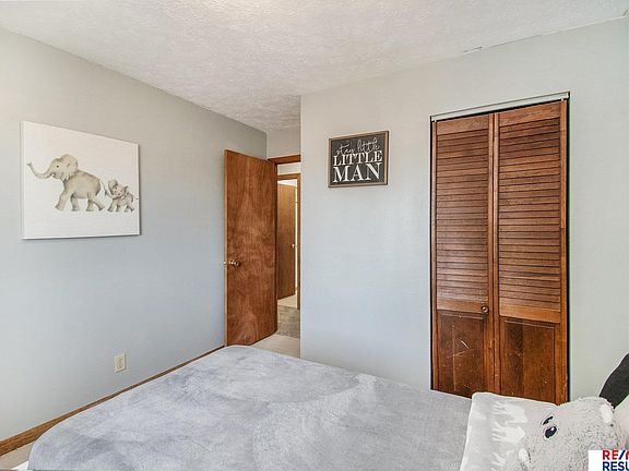 4th image of 7601 Susan Ave