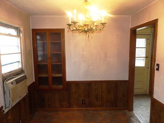 Formal Dining