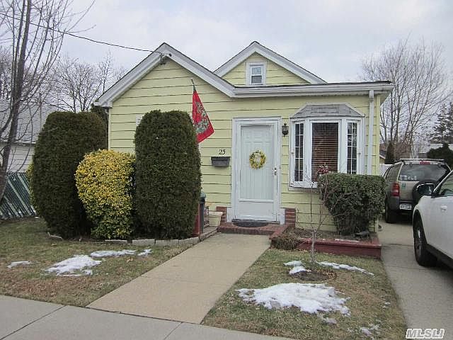 2nd image of 25 McKee St