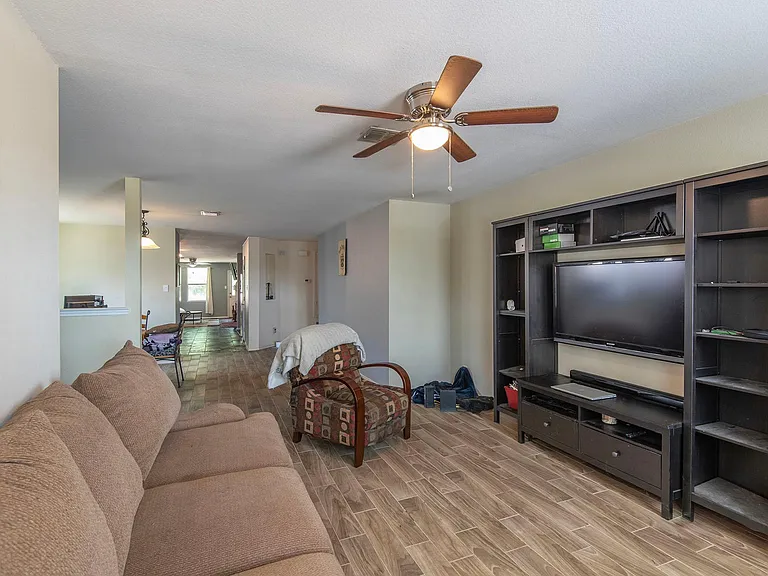 12667 Vandelia St — Photo 5