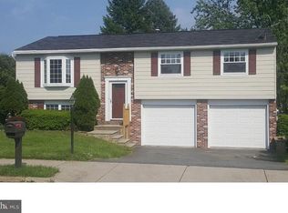 13 Elm St, Reading, PA 19606