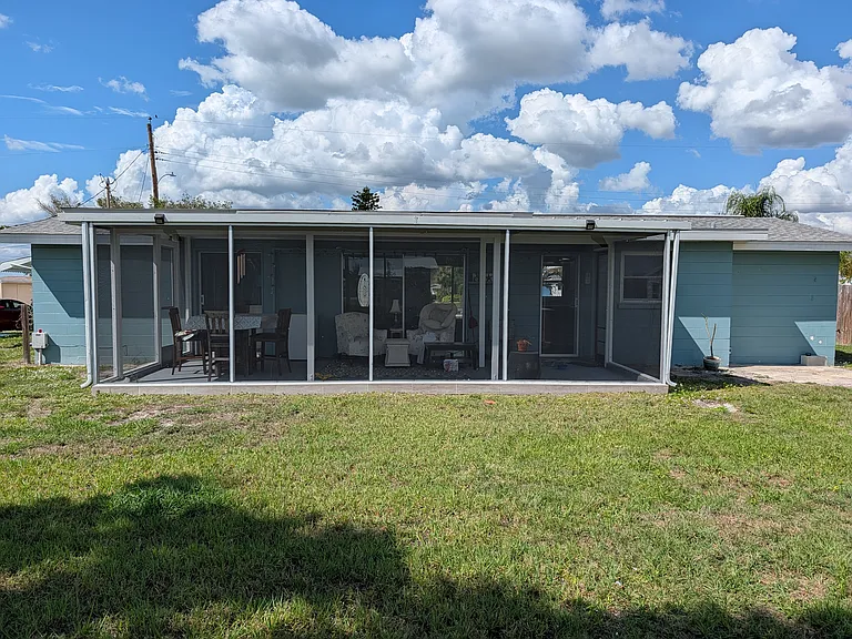 125 Cambridge Dr NW — Photo 3